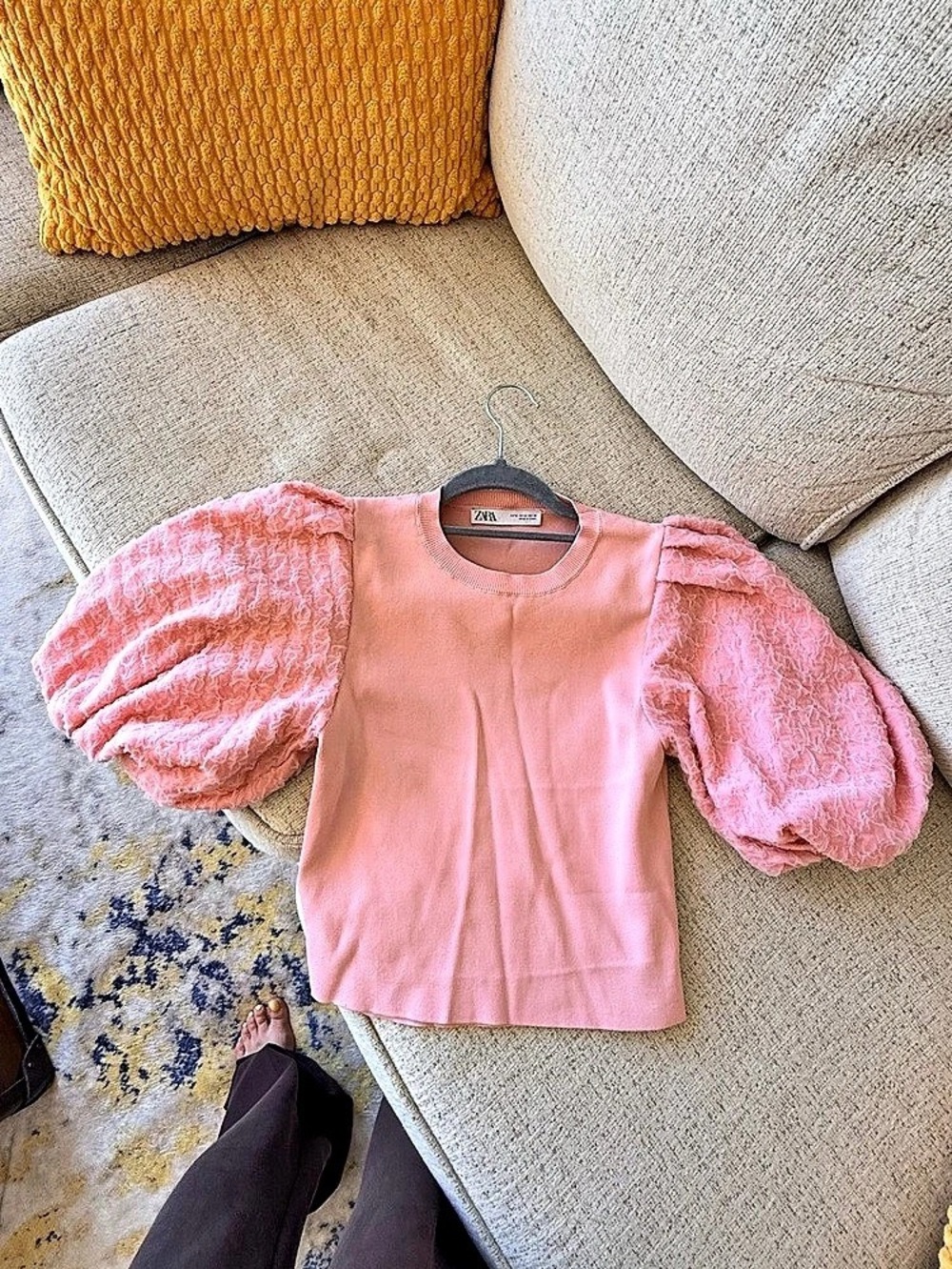 Zara Textured Puff Sleeve Top in Pink Size Small Like New